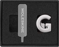 Moleskine Przypinka Litera G Srebrna z serii Litery i Symbole (Moleskine Letters and Symbols Letter G Silver) – 8056598851892
