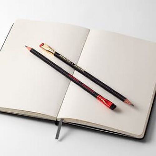 Moleskine x Blackwing Ołówki 4 sztuki i Temperówka Zestaw prezentowy (Blackwing x Moleskine Pencils and Sharpener Set Black) - 8056999270056