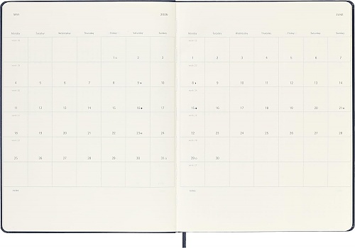 Kalendarz Moleskine 2026 12M rozmiar XL (bardzo duży 19x25 cm) Tygodniowy Niebieski Szafirowy Twarda oprawa (Moleskine Weekly Notebook Diary/Planner 2026 Extra Large Sapphire Blue Hard Cover) - 8056999275235