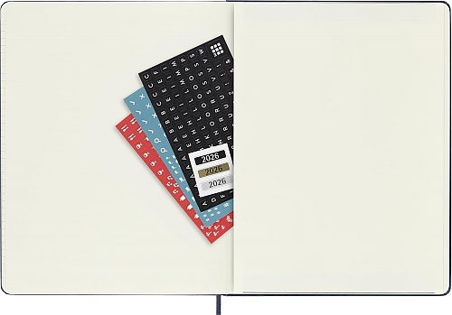 Kalendarz Moleskine 2026 12M rozmiar XL (bardzo duży 19x25 cm) Tygodniowy Niebieski Szafirowy Twarda oprawa (Moleskine Weekly Notebook Diary/Planner 2026 Extra Large Sapphire Blue Hard Cover) - 8056999275235