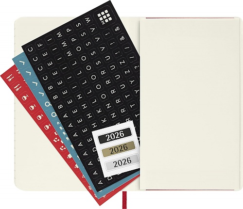 Kalendarz Moleskine 2026 12M rozmiar P (kieszonkowy 9x14 cm) Tygodniowy Czerwony/Szkarłatny Miękka oprawa (Moleskine Weekly Notebook Diary/Planner 2026 Pocket Scarlet Red  Soft Cover) - 8056999275228