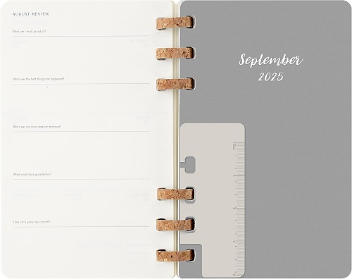 Kalendarz Moleskine 2025-2026 Akademicki (od lipca do czerwca) rozmiar L (13x21 cm) na Spirali Tygodniowy i Miesięczny Czarny Miękka oprawa (Moleskine Academic Spiral Weekly and Monthly Planner 2025-2026 Extra Large Black) - 8056999276492